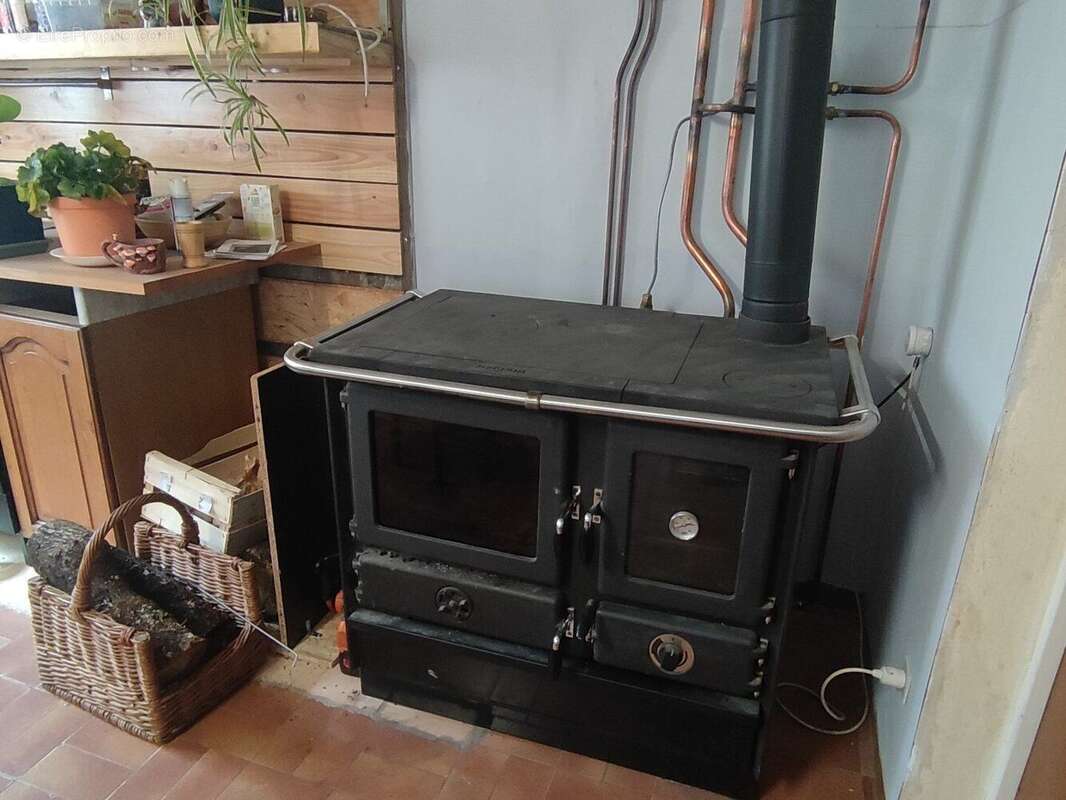 Maison 7 pièces avec grange et terrain de 3800m² - photo 10
