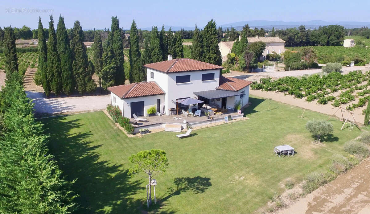 Maison à SAINTE-CECILE-LES-VIGNES