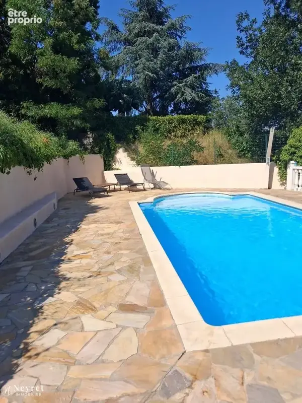 Saint Joseph Maison individuelle de 147m2 implantée sur 800m2 de terrain avec piscine - photo 1