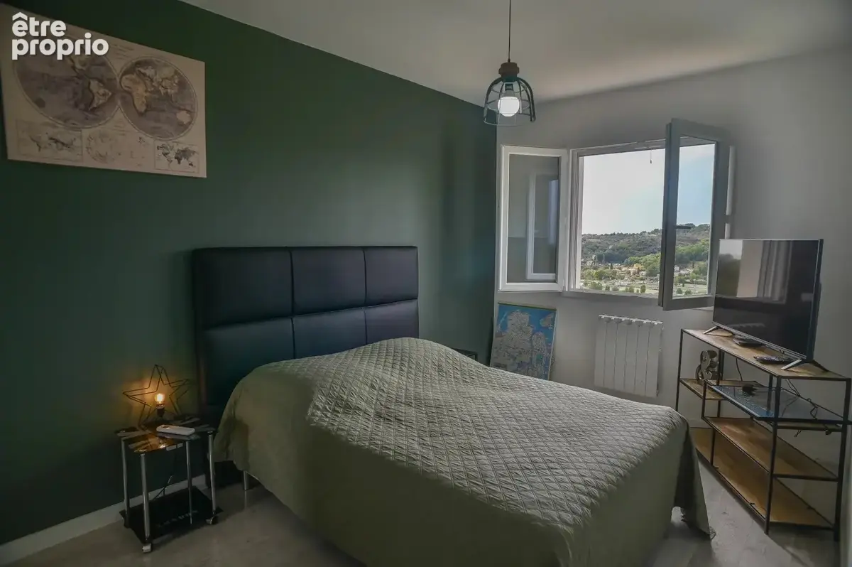 VILLENEUVE-LOUBET - Villa récente 4 Chambres – 120 M² – Piscine – Proche village - photo 15