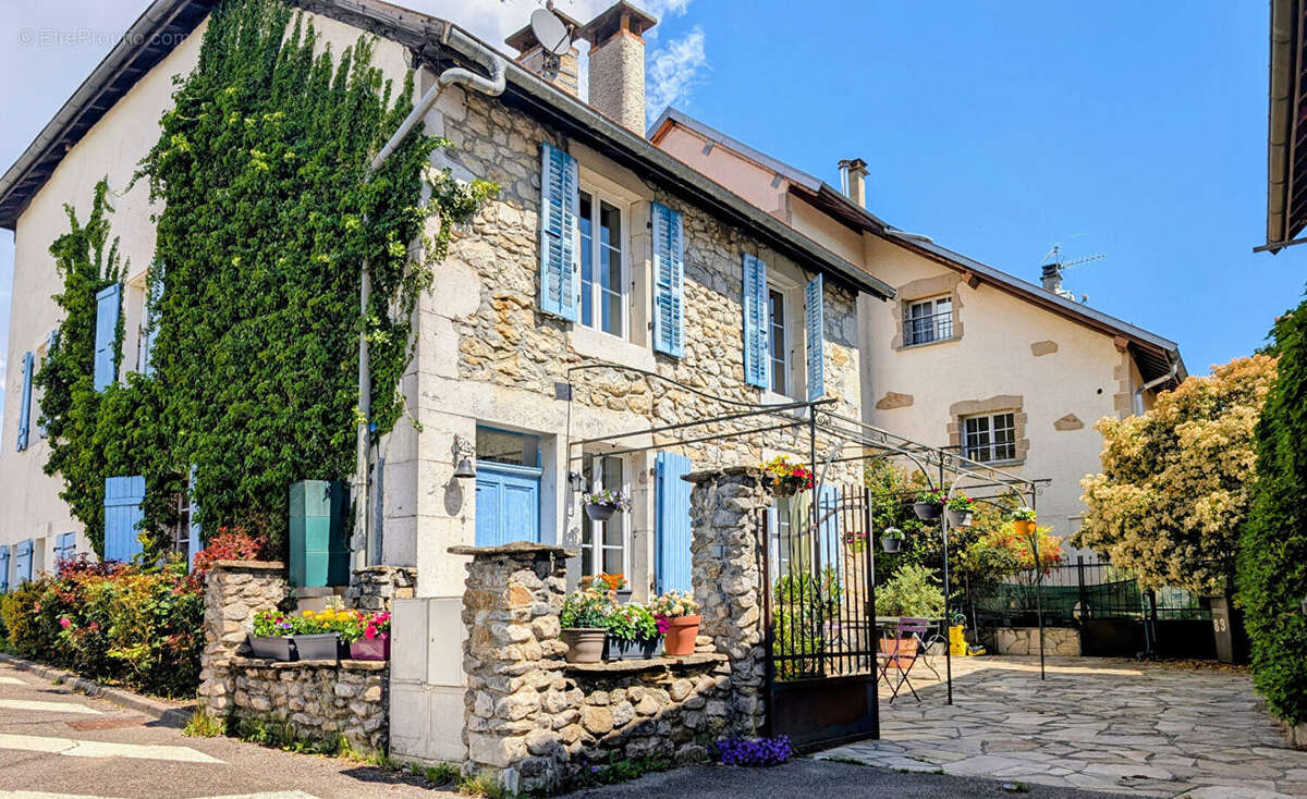 Maison à CESSY