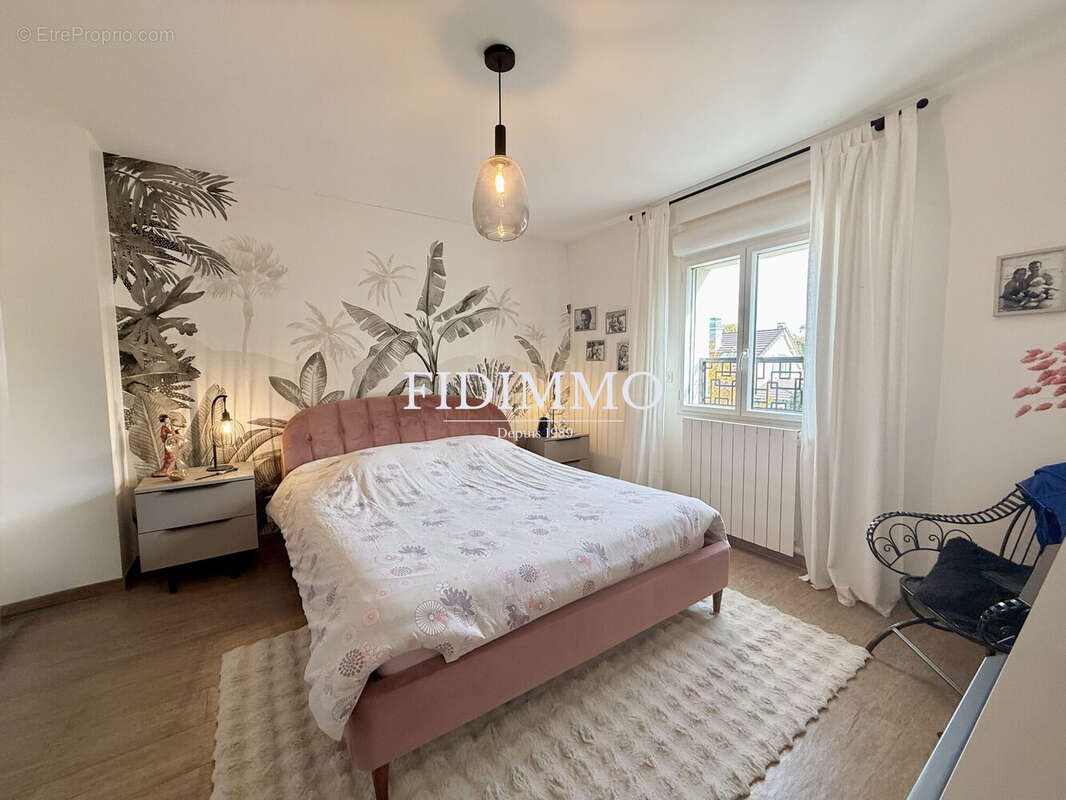 Maison à CHENNEVIERES-SUR-MARNE