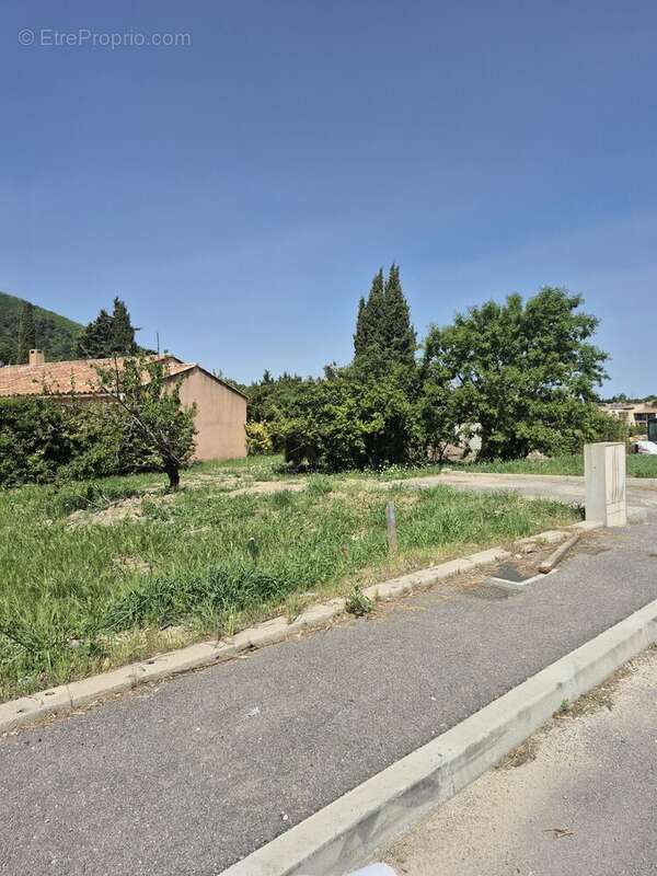 Terrain à SAINT-SAVOURNIN