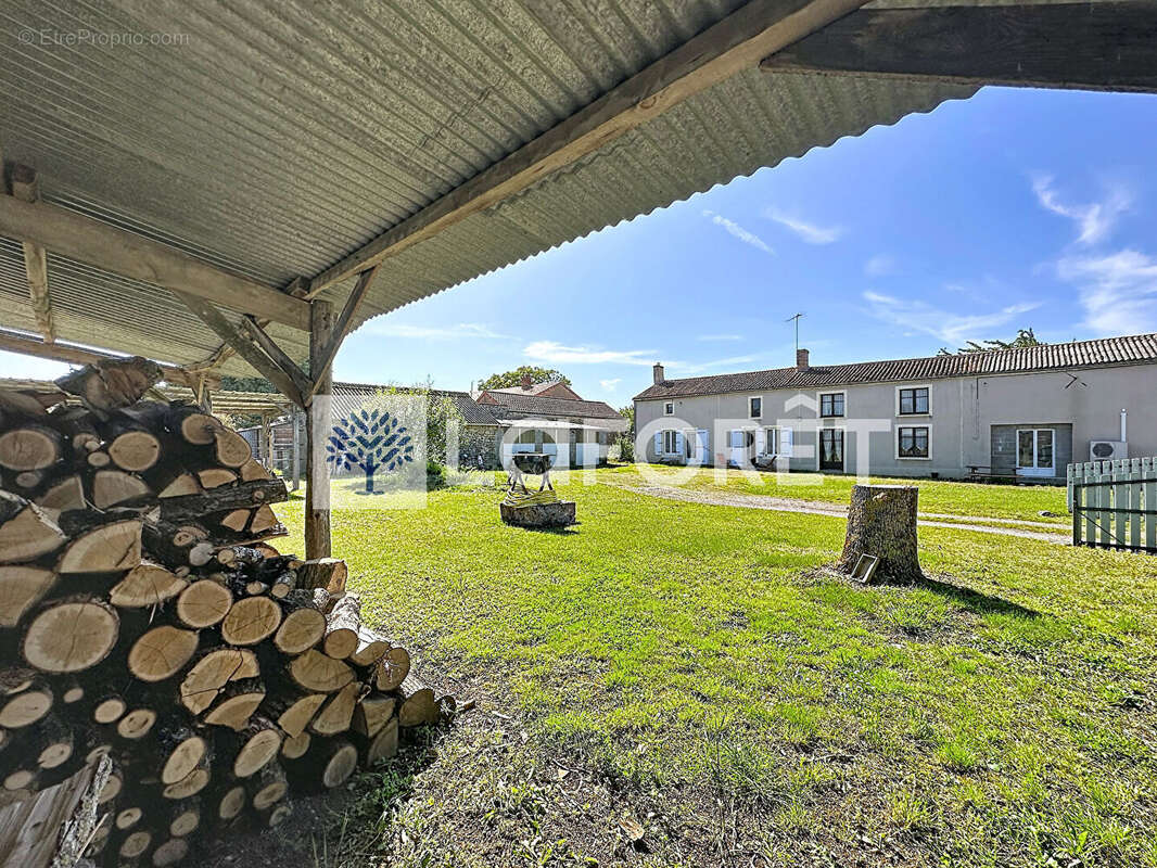 Maison ancienne rénovée sur la commune de DOUX : - photo 22