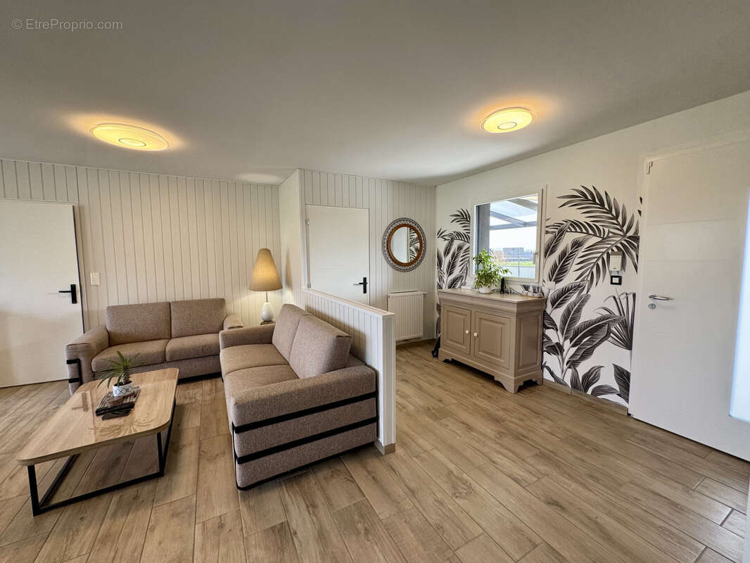 Maison à BRIQUEMESNIL-FLOXICOURT