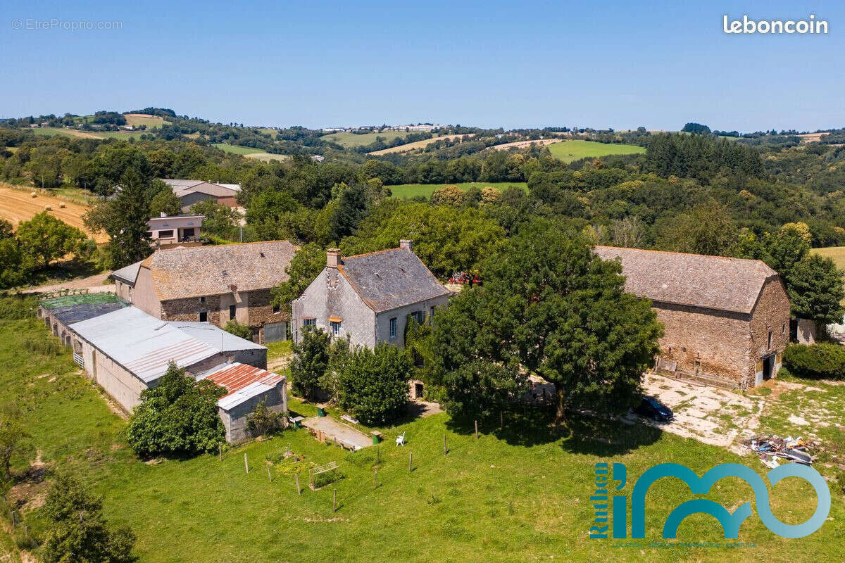 Maison à RIEUPEYROUX