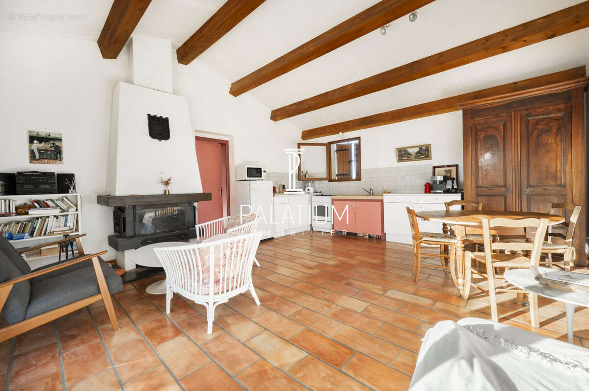 Maison 73 m² à Esparron-De-Verdon  - photo 5