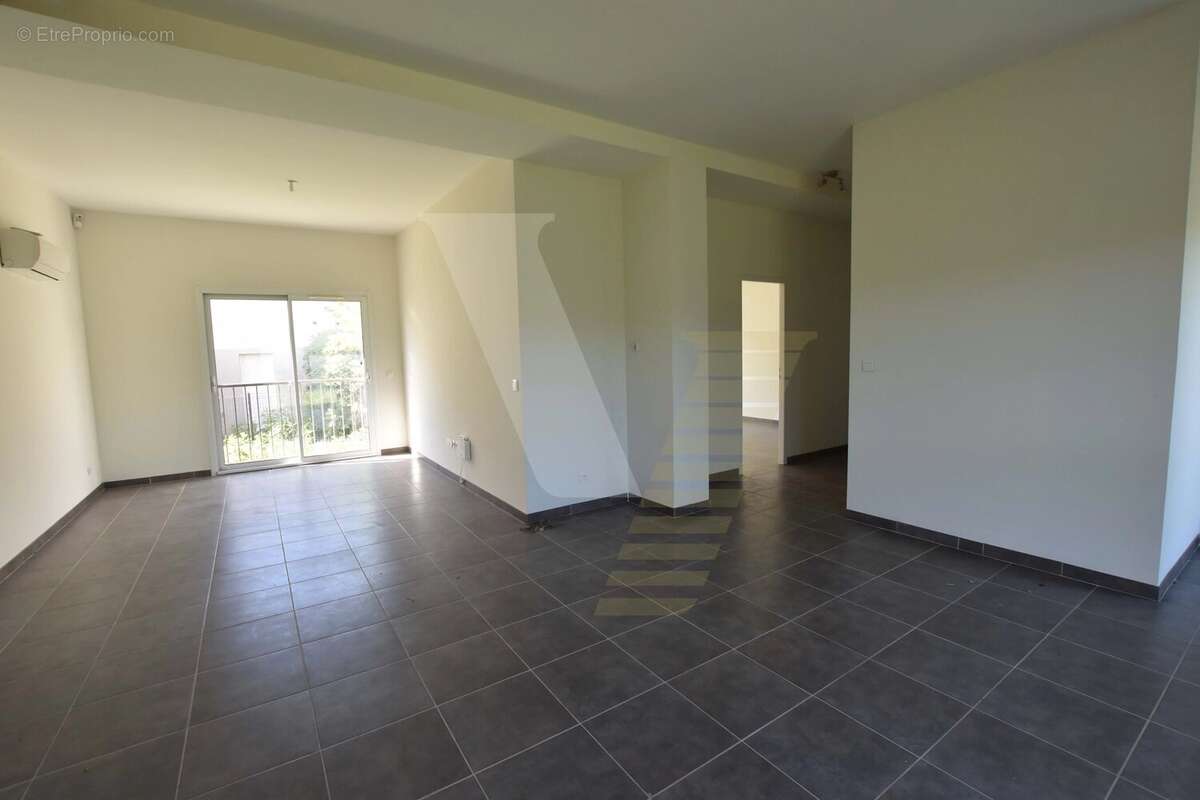Appartement à VILLENEUVE-LES-BEZIERS