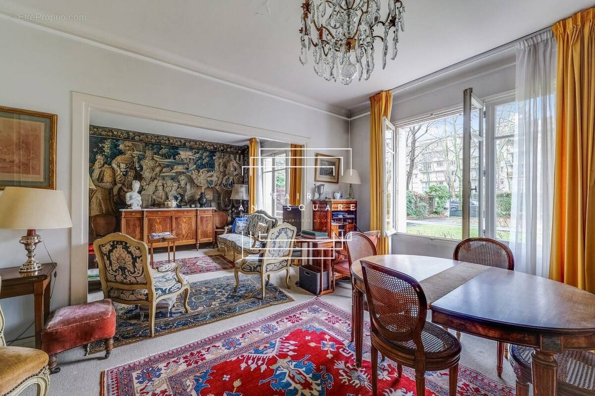 Appartement à NEUILLY-SUR-SEINE