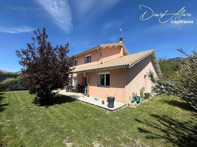 Maison à LA BATIE-NEUVE