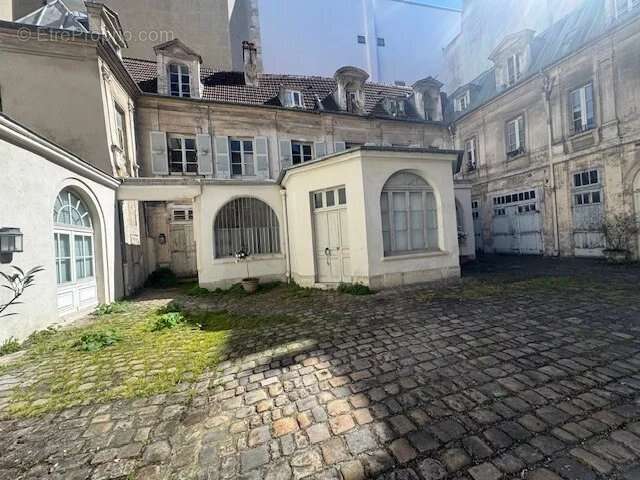 Appartement à PARIS-4E