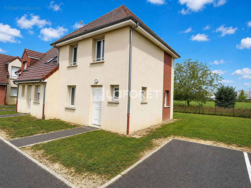 Maison à FRIGNICOURT
