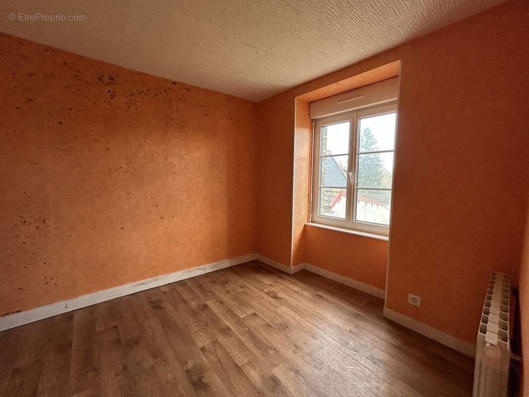 Maison à CONDE-SUR-NOIREAU