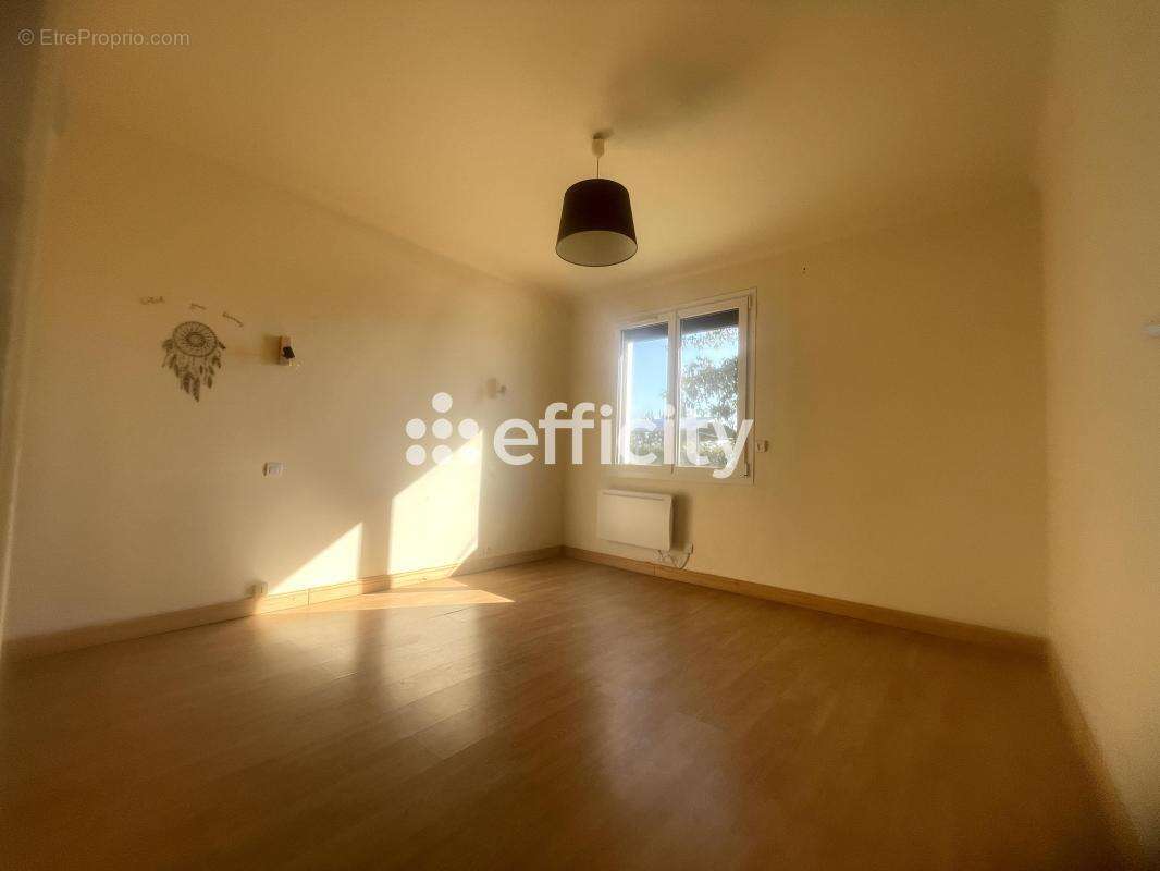 Maison à LA CHAPELLE-LAUNAY