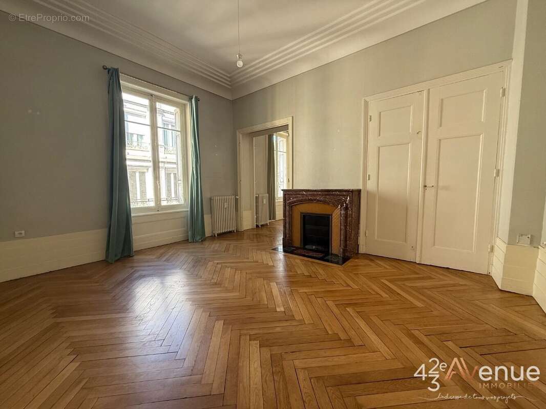 Appartement à SAINT-ETIENNE