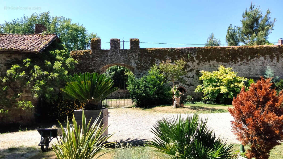 GATE - Maison à ANSAC-SUR-VIENNE