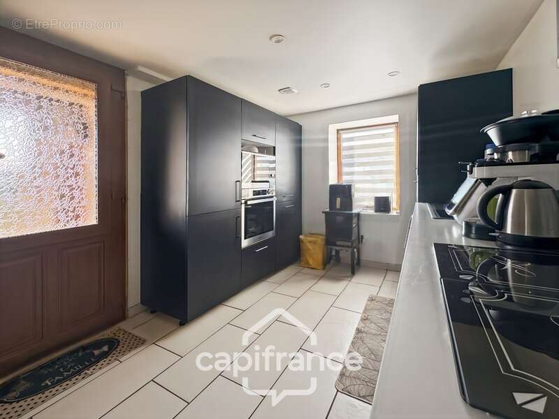 Maison à L'ABERGEMENT-SAINTE-COLOMBE