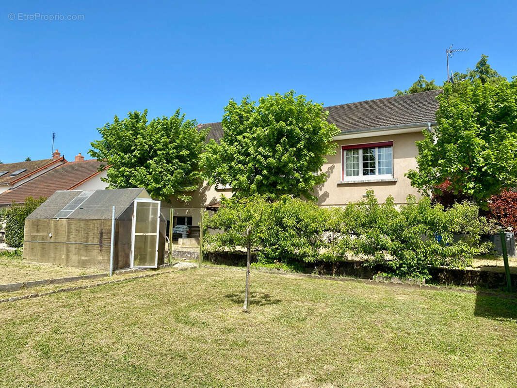 Maison à SAINT-BERAIN-SOUS-SANVIGNES