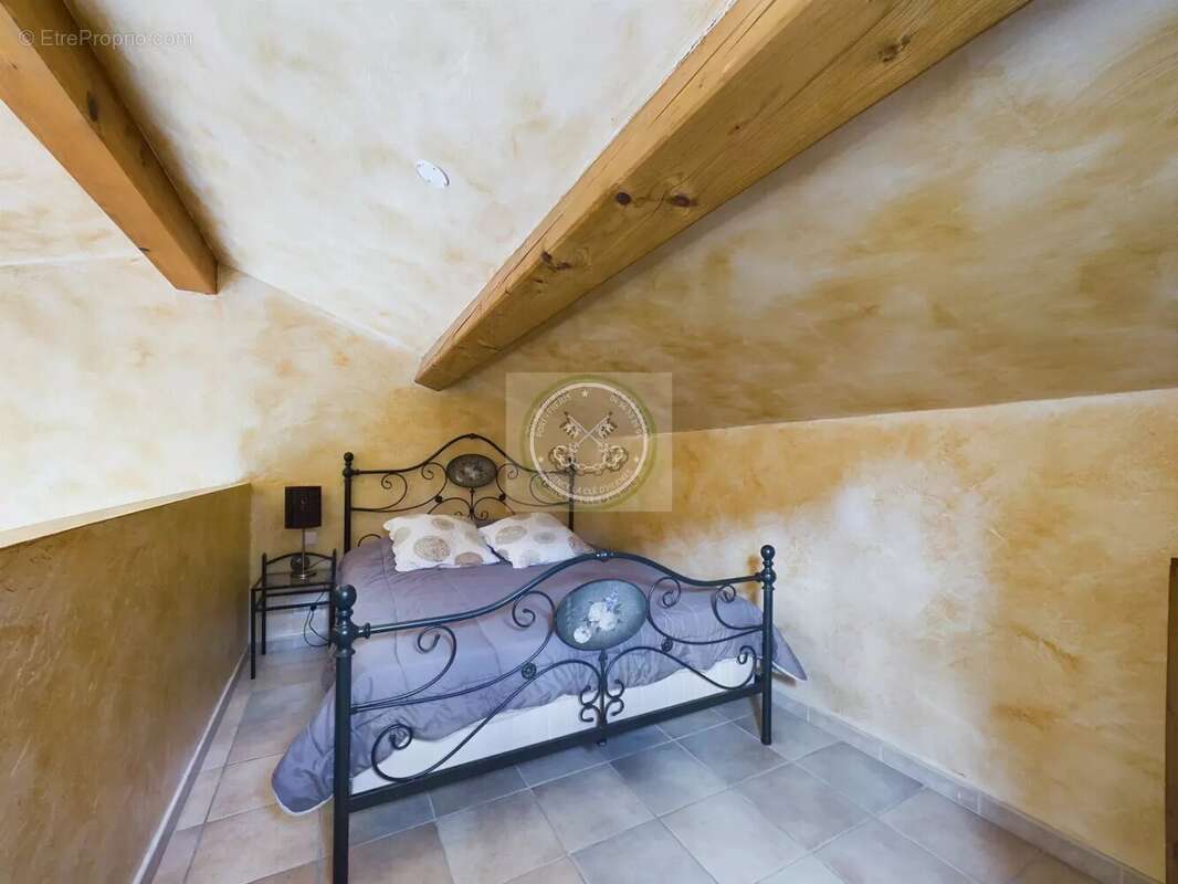 Maison à ROQUEBRUNE-SUR-ARGENS