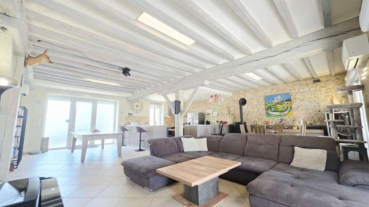Maison longere 165m² 5 pieces 4 chambres terrasse jardin - photo 3