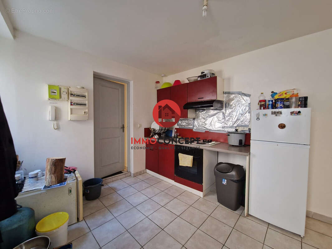 Appartement à BAGNOLS-SUR-CEZE