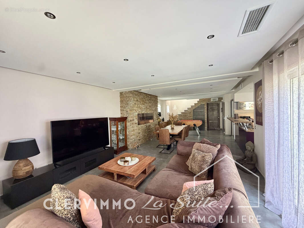 Maison 300m2 avec Piscine et Prestations Haut de Gamme à La Penne-sur-Huveaune - photo 4