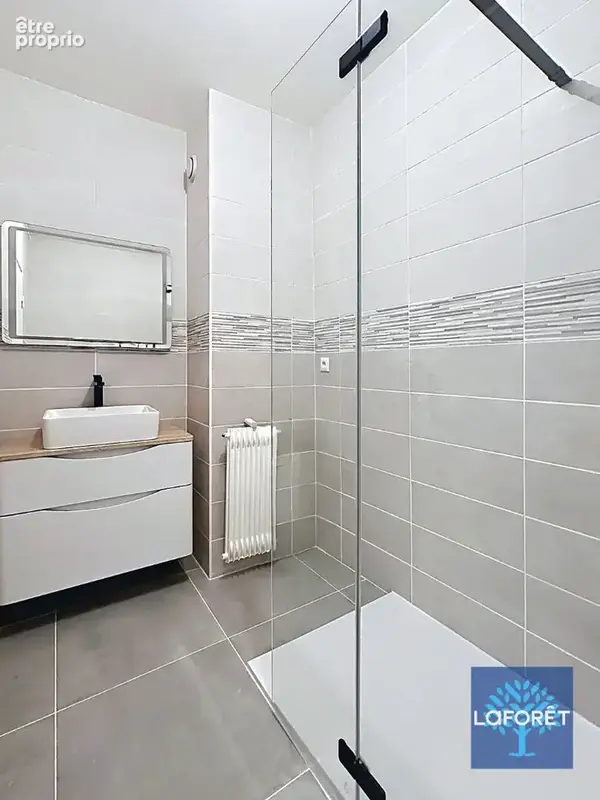 Nancy beauregard  85 m² parfaitement rénovés  2 /3 chambres balcon terrasse, vue et parking - photo 8
