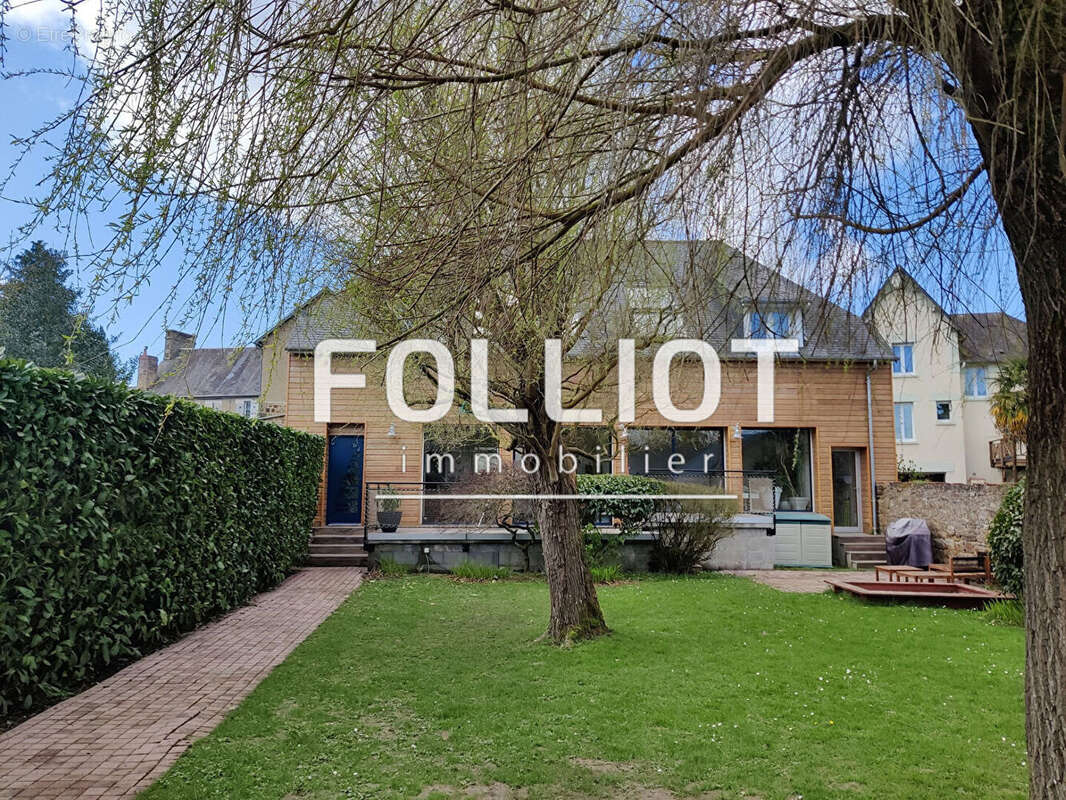 Maison à SAINT-HILAIRE-DU-HARCOUET