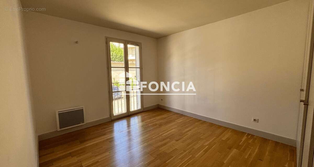 Appartement à VILLENEUVE-LES-AVIGNON