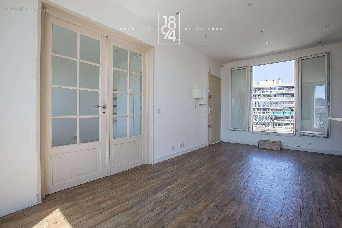 Appartement à MARSEILLE-6E