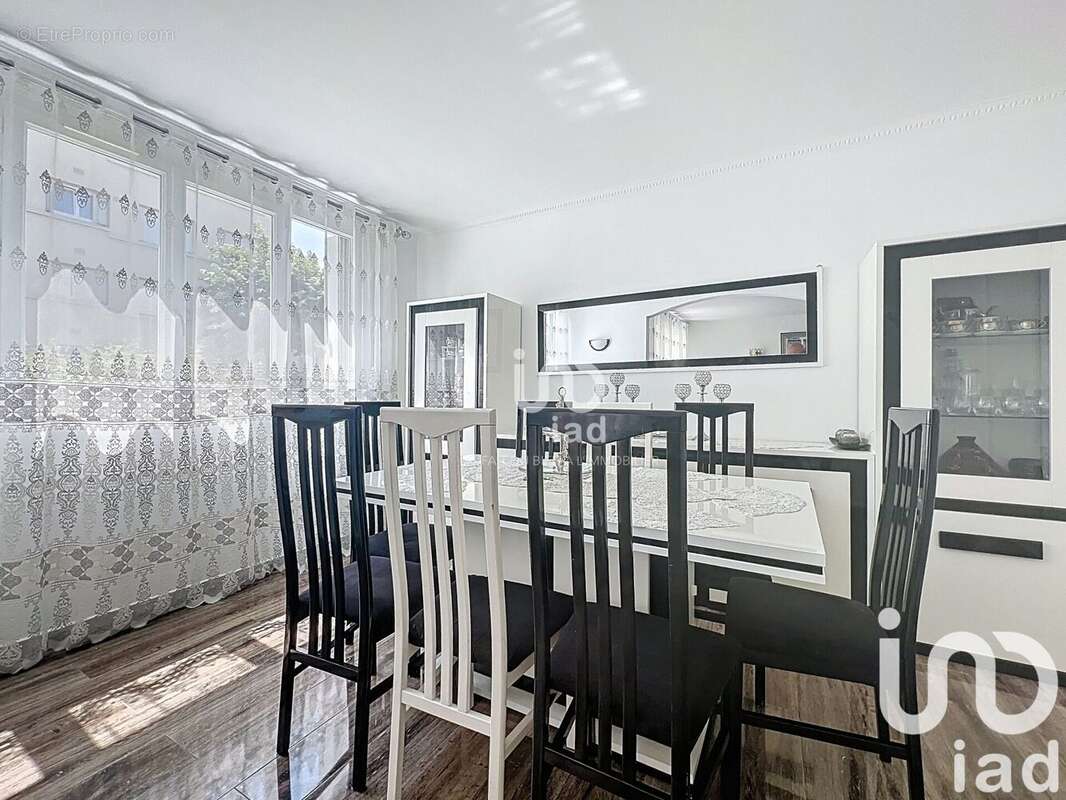 Photo 2 - Appartement à PIERREFITTE-SUR-SEINE