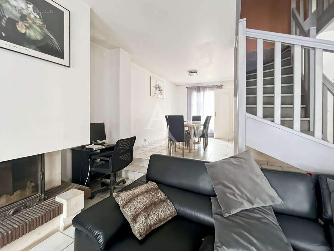 Maison Vaureal 7 pièce(s) 126 m2 - photo 3