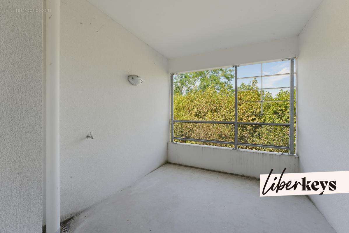 Appartement T3 I 64 m² I Terrasse I Parking sécurisé I à Cenon  - photo 8