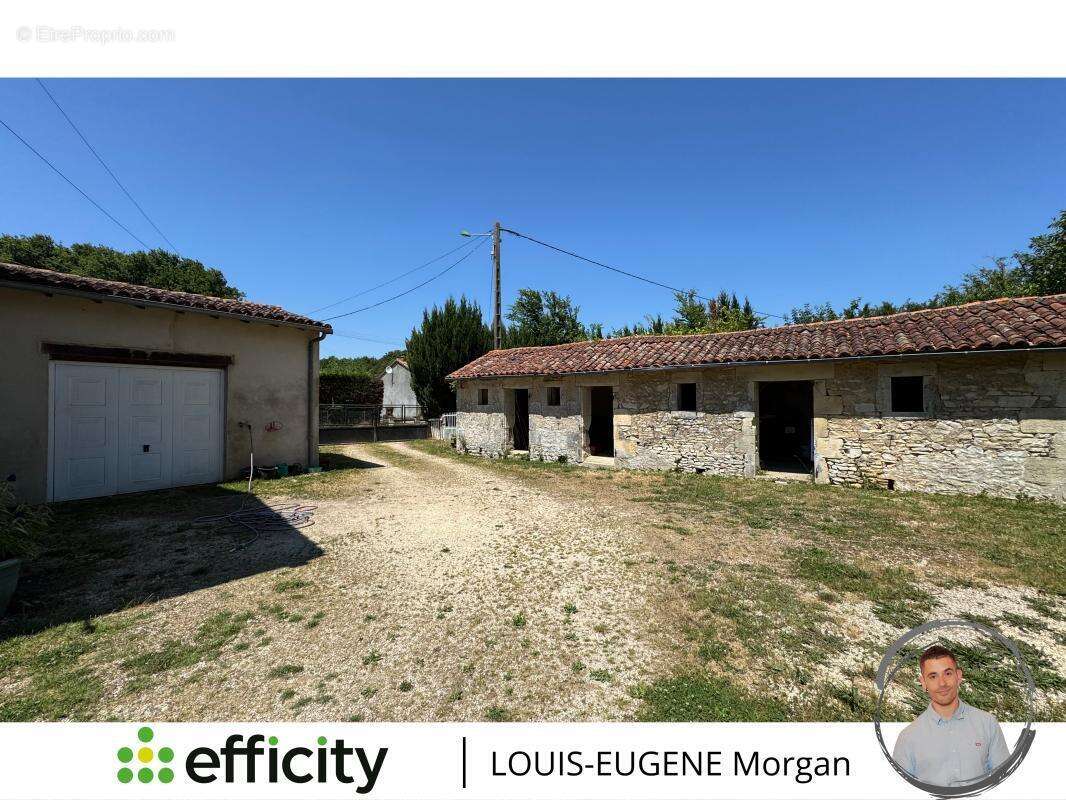 Maison à LA CHAPELLE-BATON