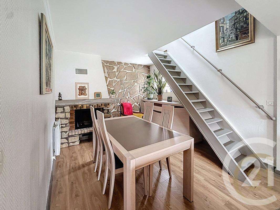 Maison à VILLENEUVE-LE-ROI