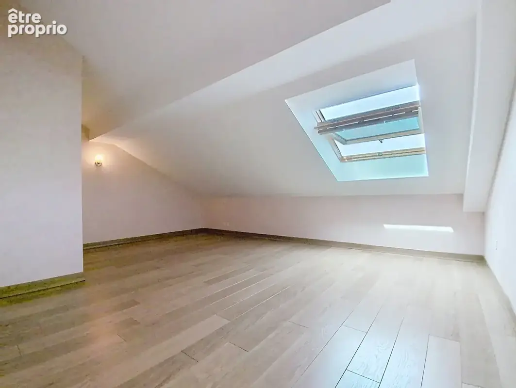 Appartement type attique La Roche Sur Foron 4 pièce(s) 96 m2 - photo 10