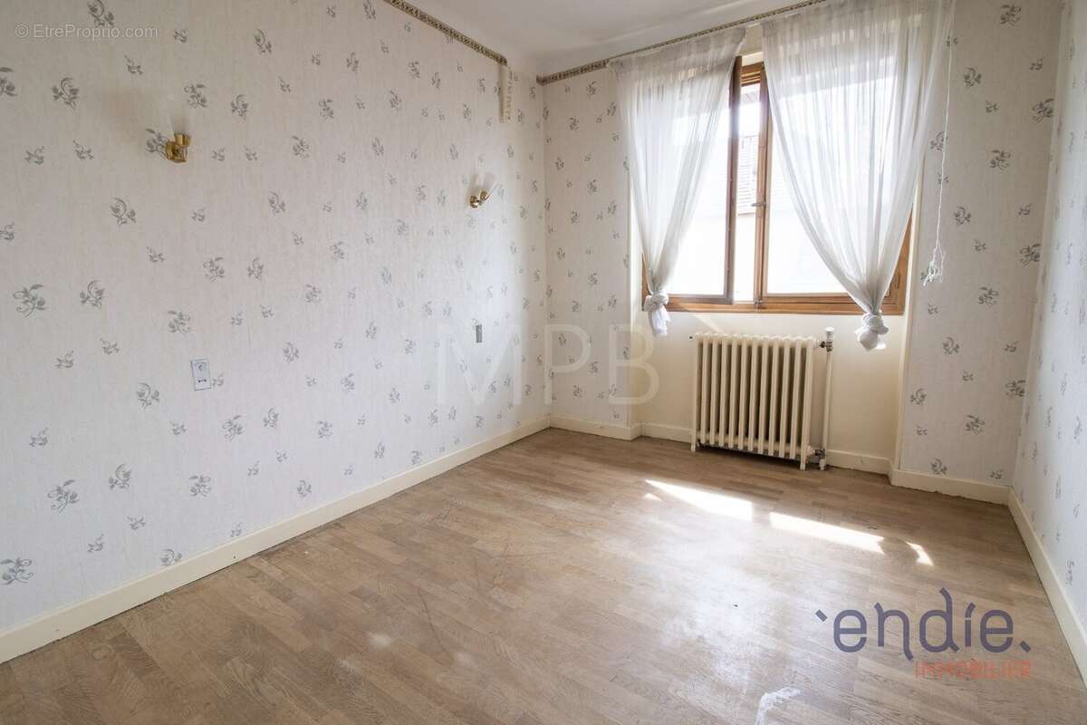 Maison à BOURBERAIN