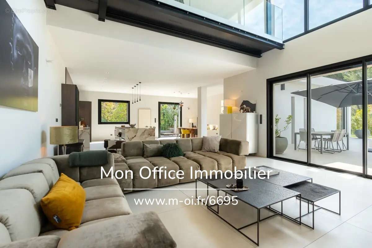 Maison à VENTABREN