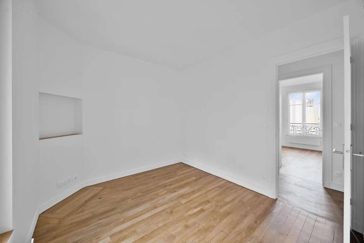 Appartement à PARIS-18E