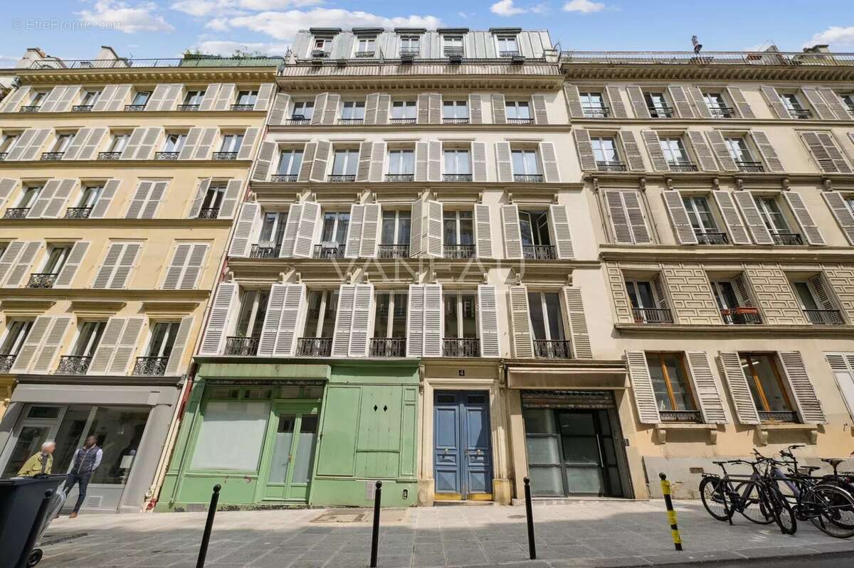 Appartement à PARIS-9E