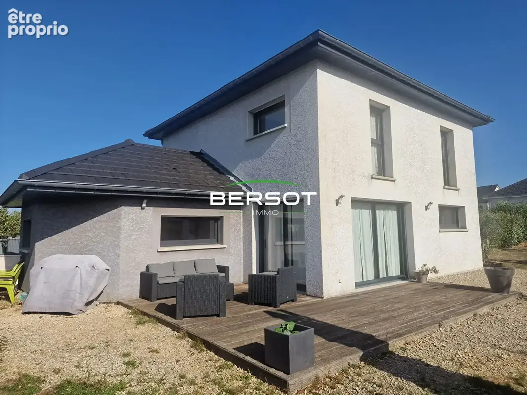 Photo Maison à Baume-Les-Dames au prix de 339 500€