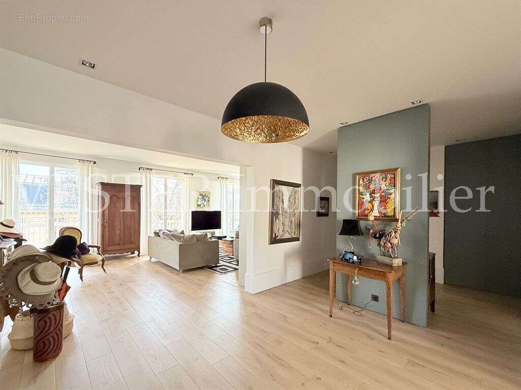 Appartement à PARIS-7E