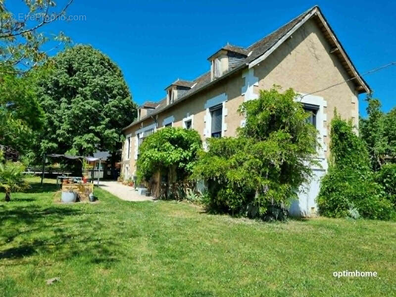 Maison à CUBLAC