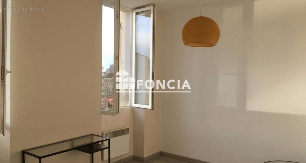 Appartement à MARSEILLE-3E