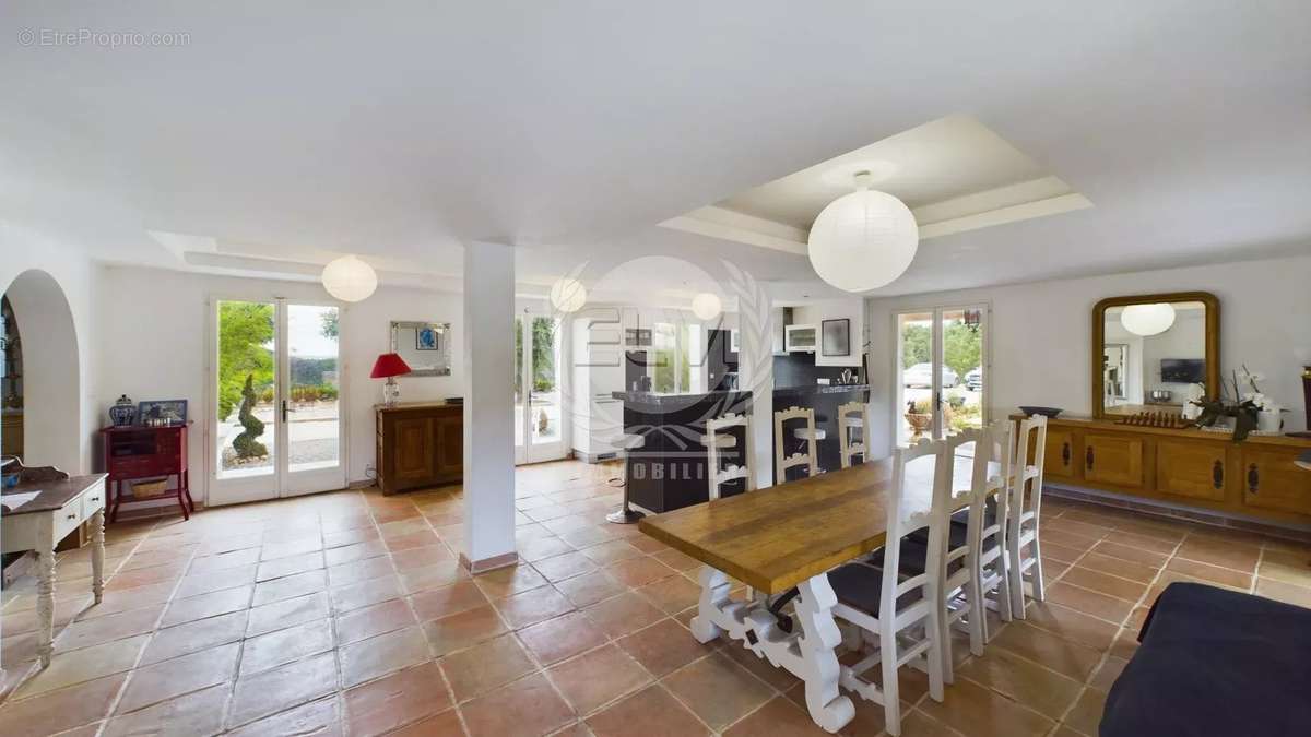 Maison à PLAN-DE-LA-TOUR