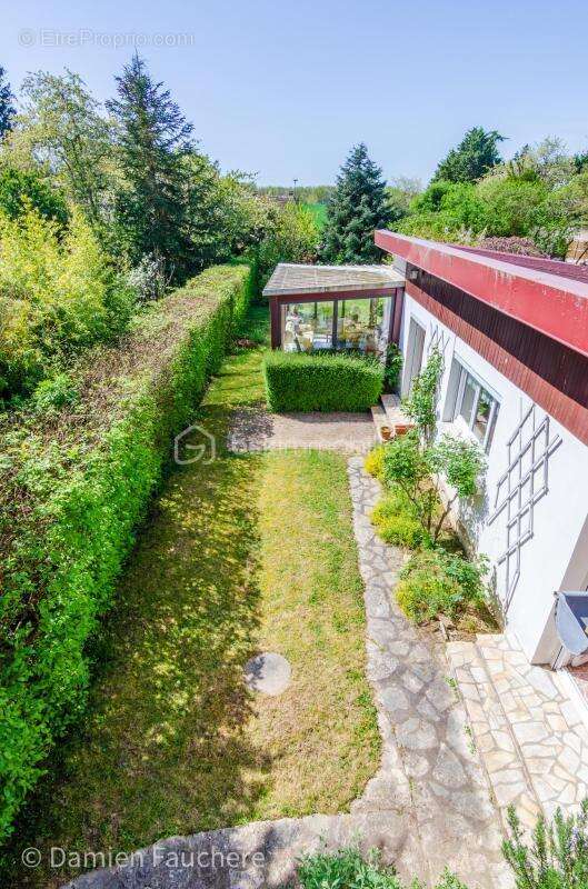 Maison familiale de plain-pied majoritairement avec véranda et jardin au calme ! - photo 20