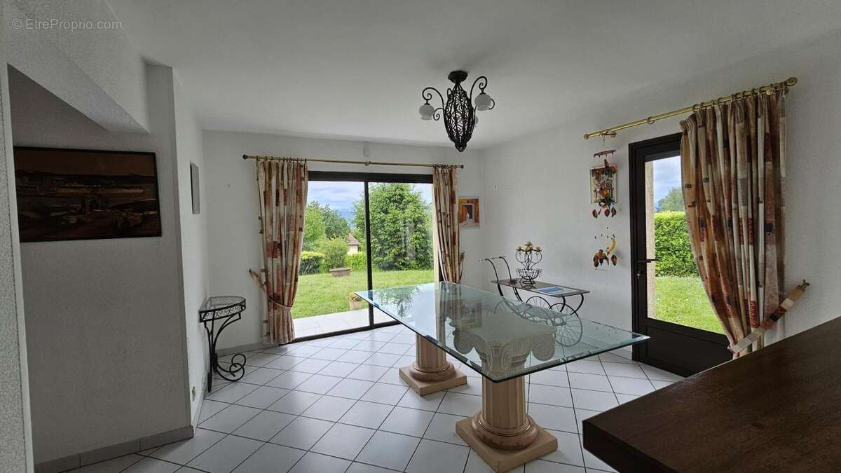 Maison à VILLENEUVE-DE-RIVIERE