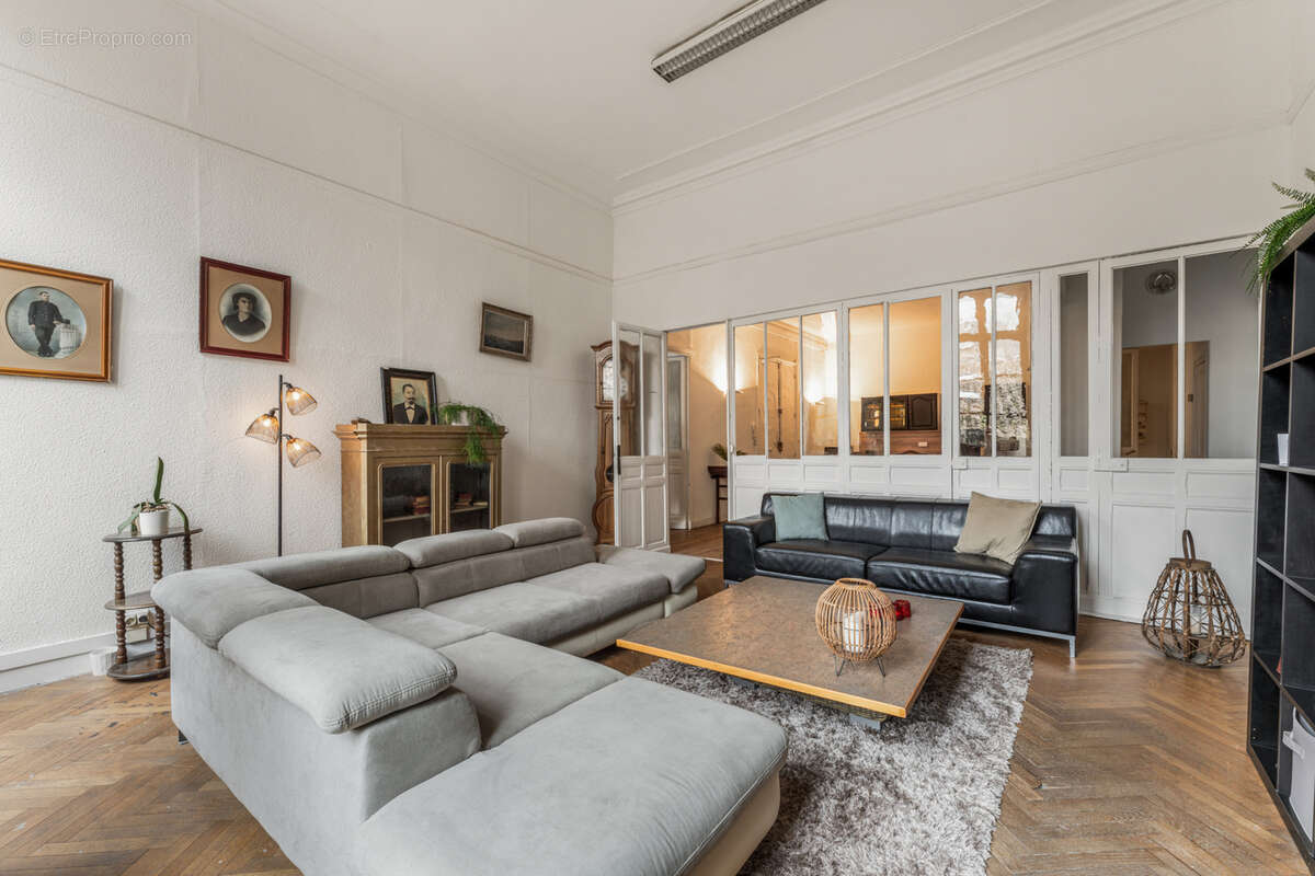 Type 4 de 144 m2 Haussmannien    Quartier des Antiquaires-13006 - photo 3