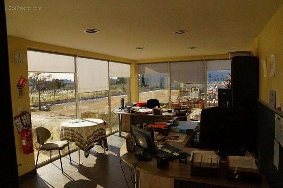 Maison à SAINT-JULIEN-LES-ROSIERS