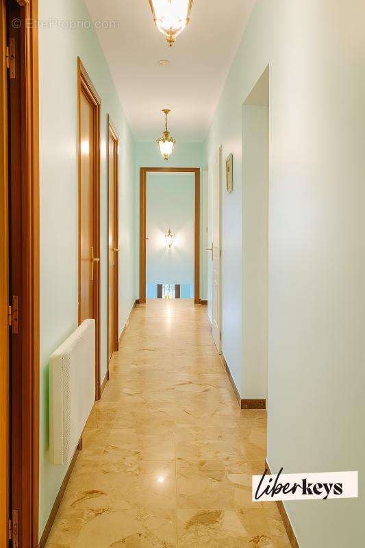 Maison à GREOUX-LES-BAINS